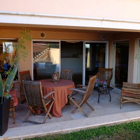 Apartamento Com Piscina Cruz Quebrada Exterior photo