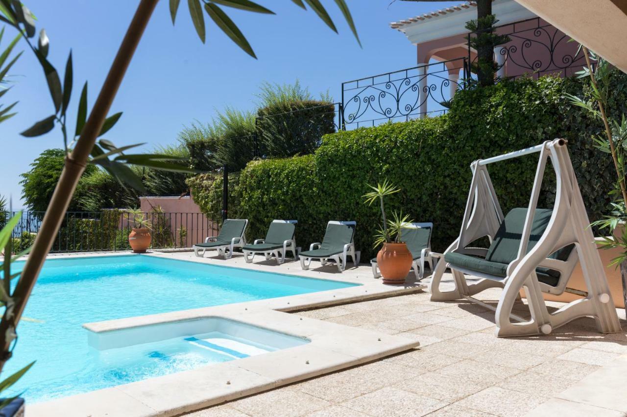 Apartamento Com Piscina Cruz Quebrada Exterior photo