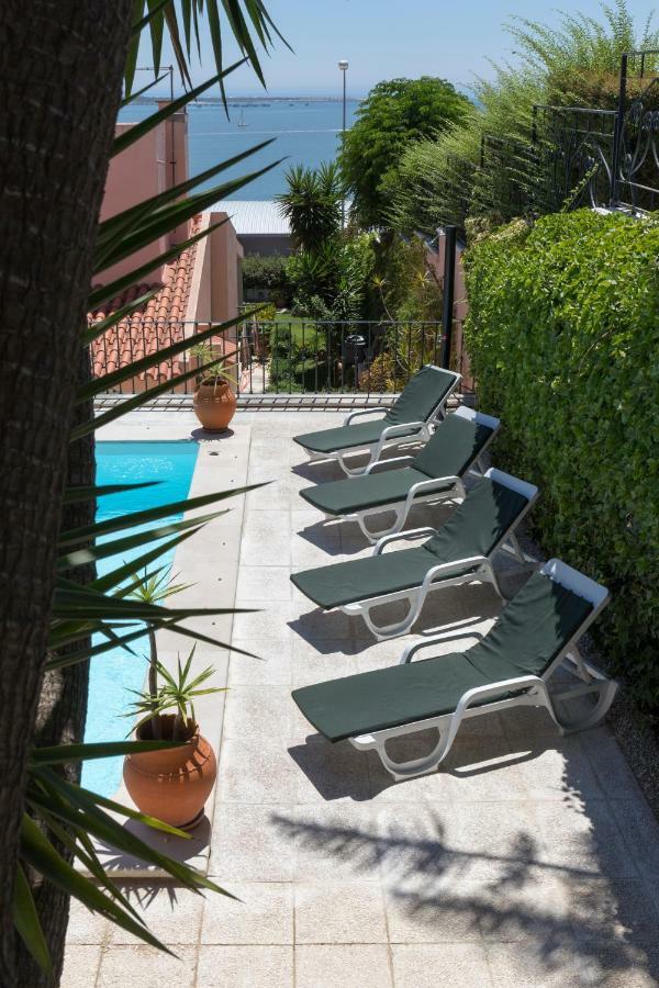 Apartamento Com Piscina Cruz Quebrada Exterior photo