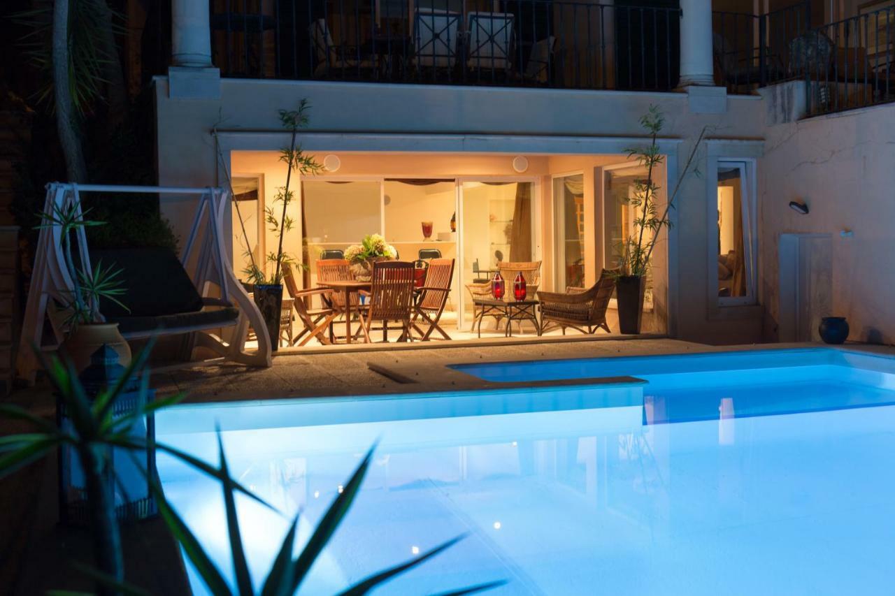 Apartamento Com Piscina Cruz Quebrada Exterior photo