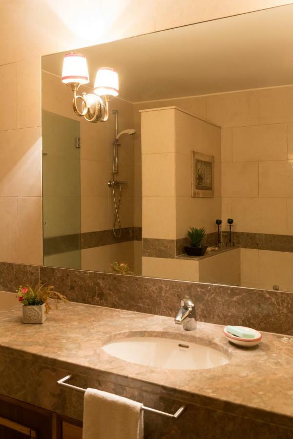 Apartamento Com Piscina Cruz Quebrada Exterior photo